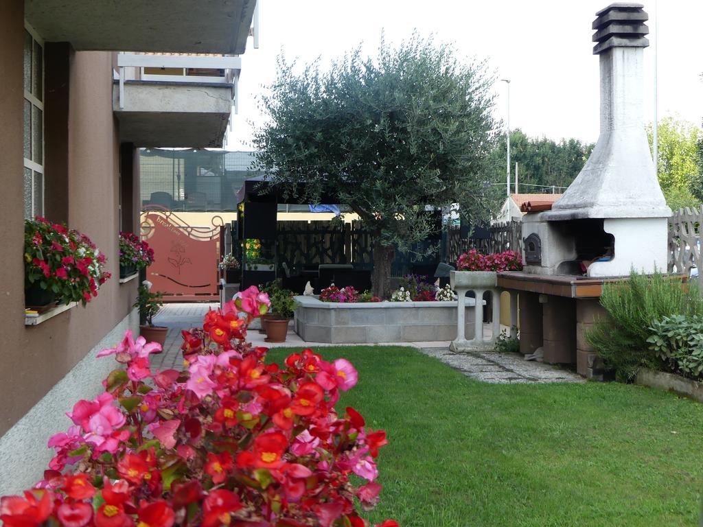 I Fiori Di Malpensa Bed & Breakfast Ferno Exterior photo