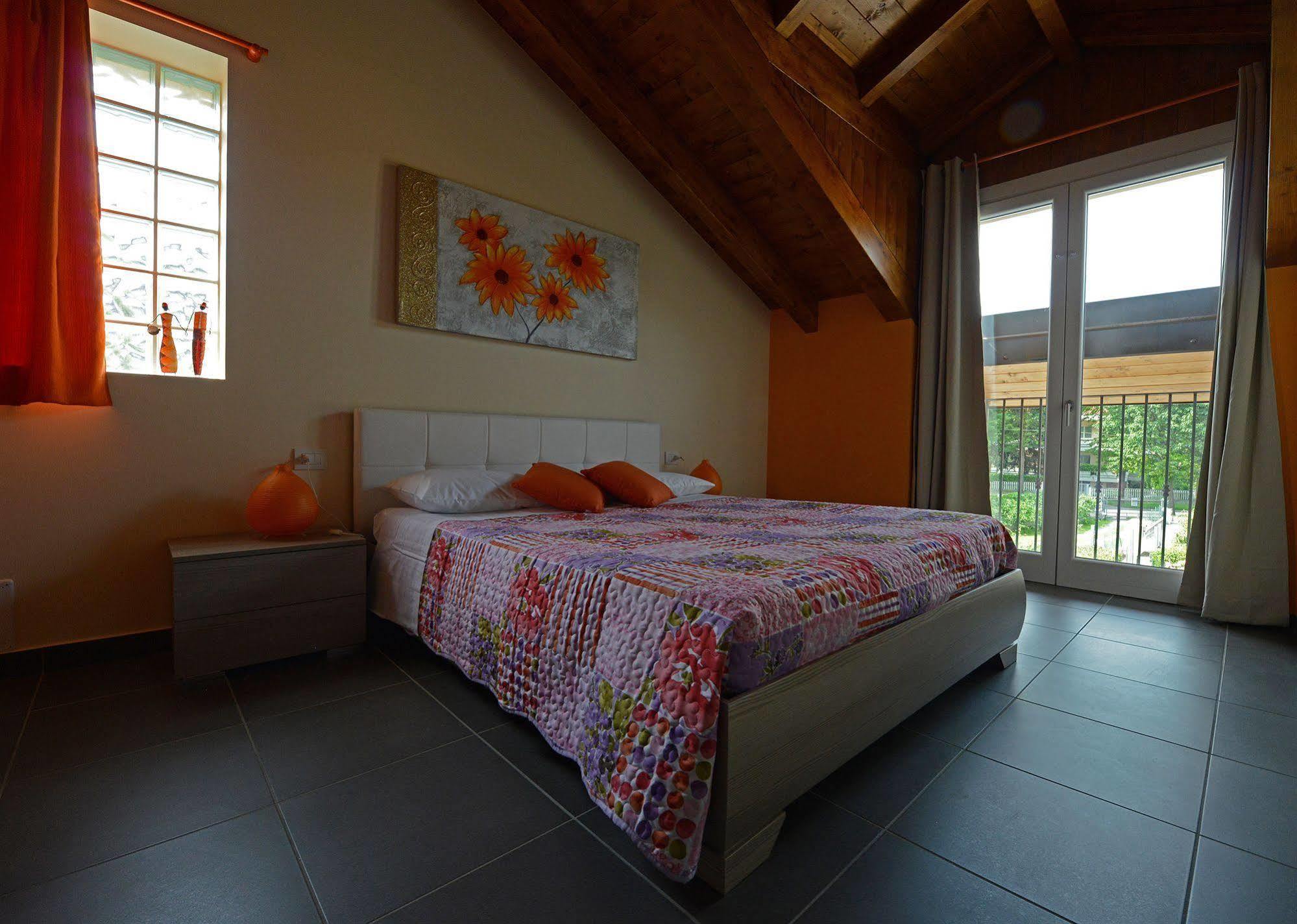 I Fiori Di Malpensa Bed & Breakfast Ferno Exterior photo