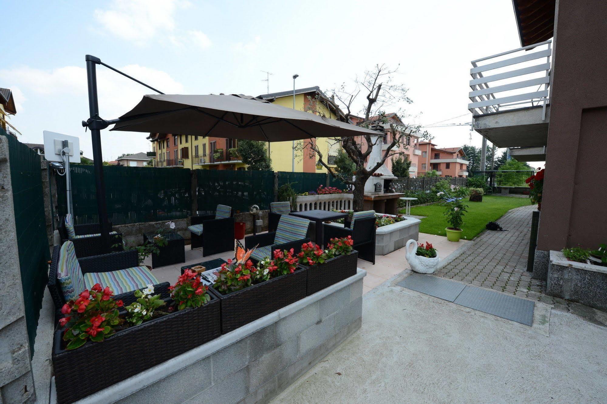 I Fiori Di Malpensa Bed & Breakfast Ferno Exterior photo